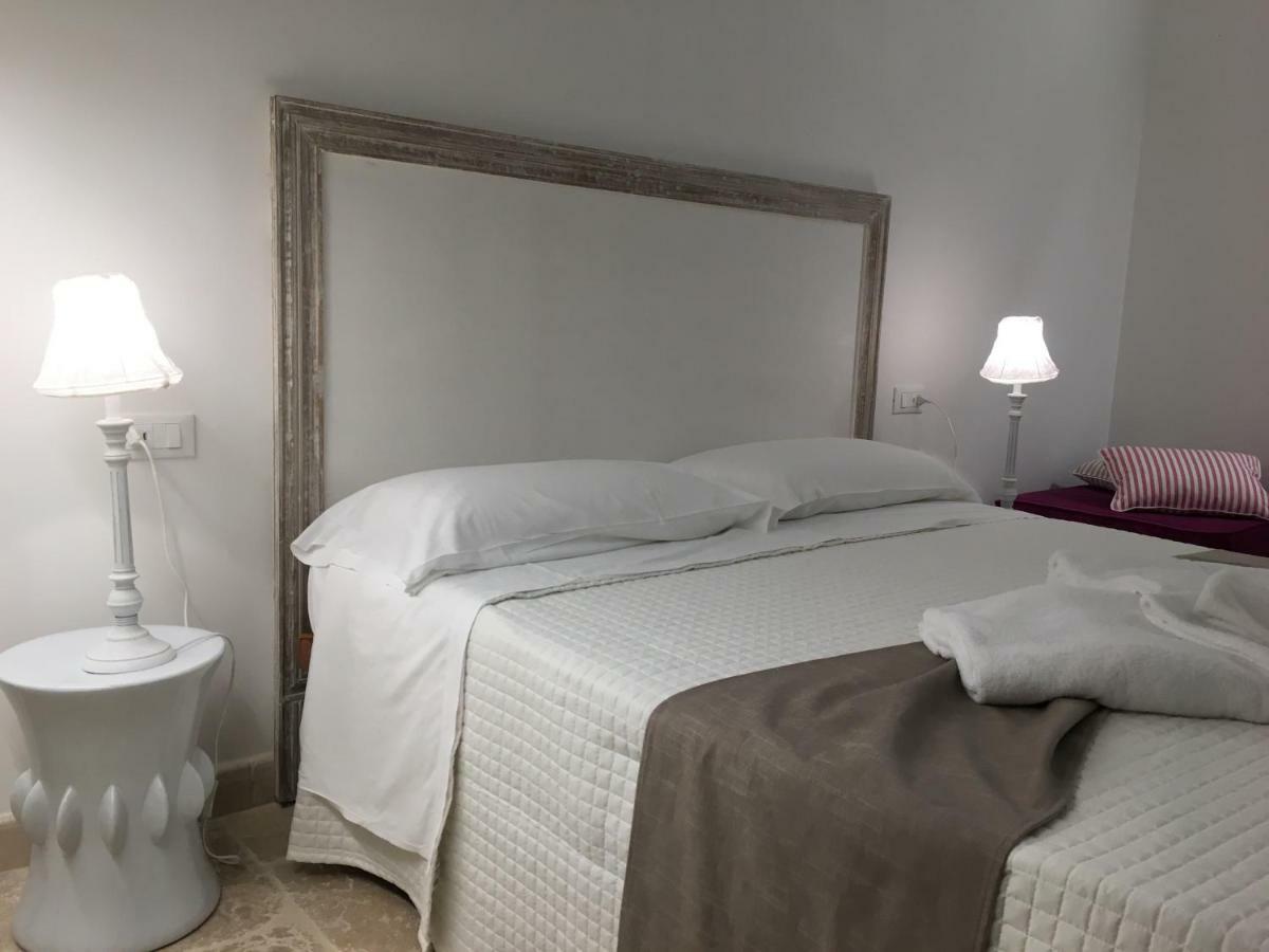 オストゥーニ Relais Trulli Le Icone Bed & Breakfast エクステリア 写真